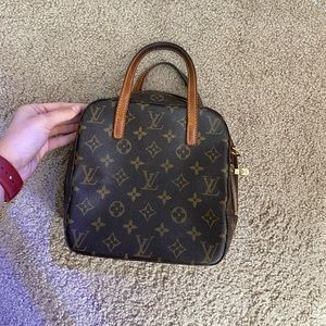 Adorable and authentic Louis Vuitton purse